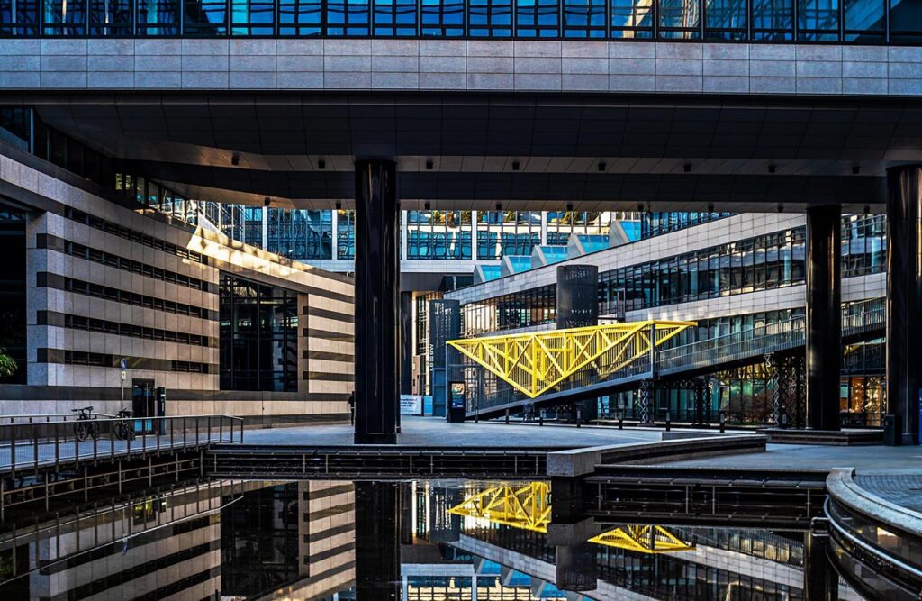 Control 2025: Elevate Your Brand with a Custom Exhibition Stand